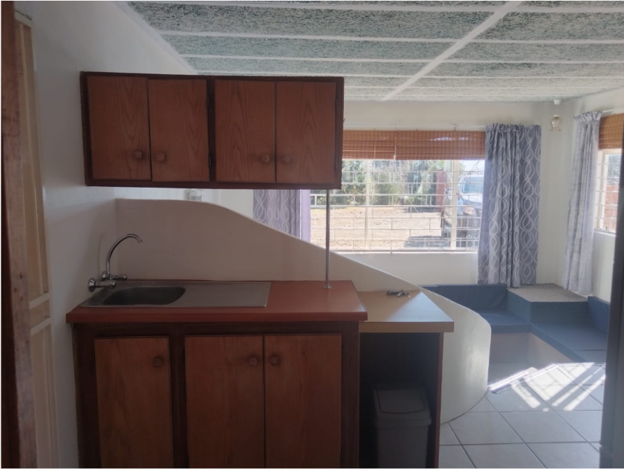 To Let 1 Bedroom Property for Rent in Vredenhof Sh Free State
